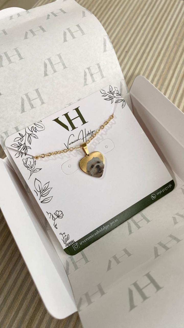 Cadena con fotograbado en dije de corazón de 17 mm