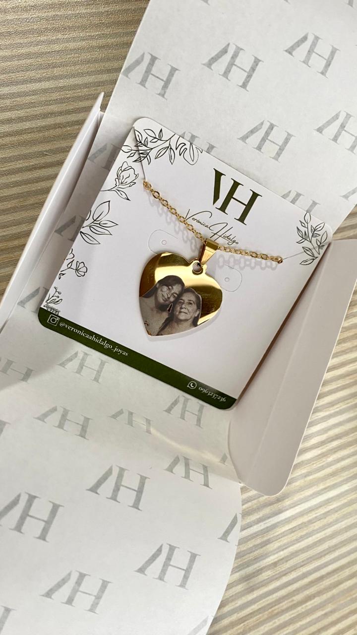 Cadena con fotograbado en dije de corazón 27mm